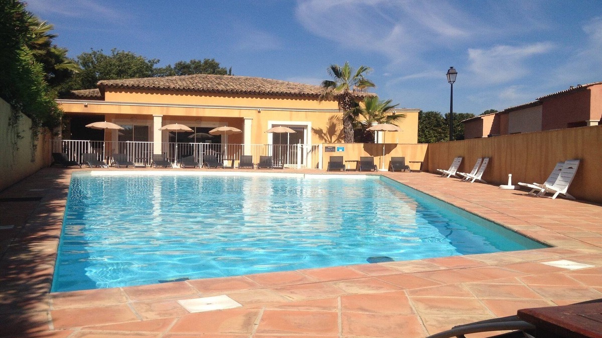 La Rouviere Apartment | Villa in France with Golf Course View