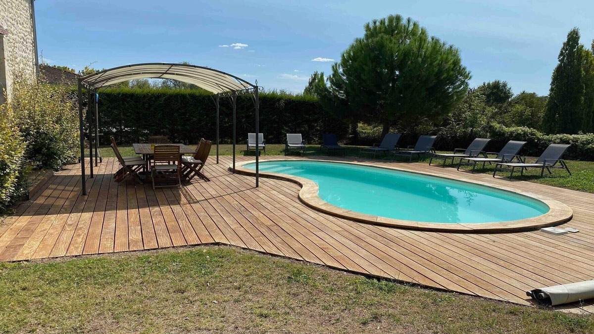 Chalais House | Villa in France with Private Pool & Garden