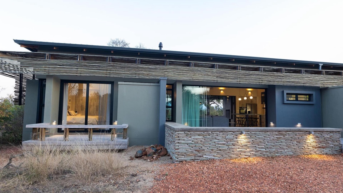 Hoedspruit House | Villa in Hoedspruit with Drakensberg Views