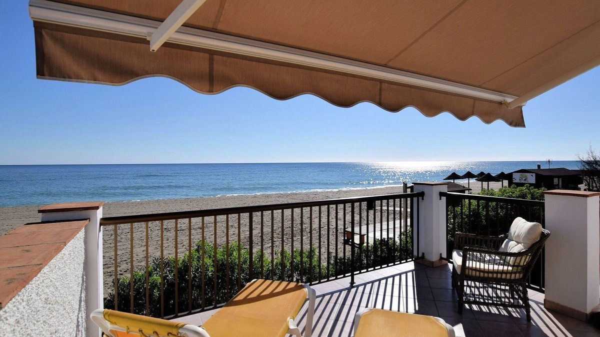 La Cala de Mijas Villa | Villa in La Cala de Mijas Beachfront