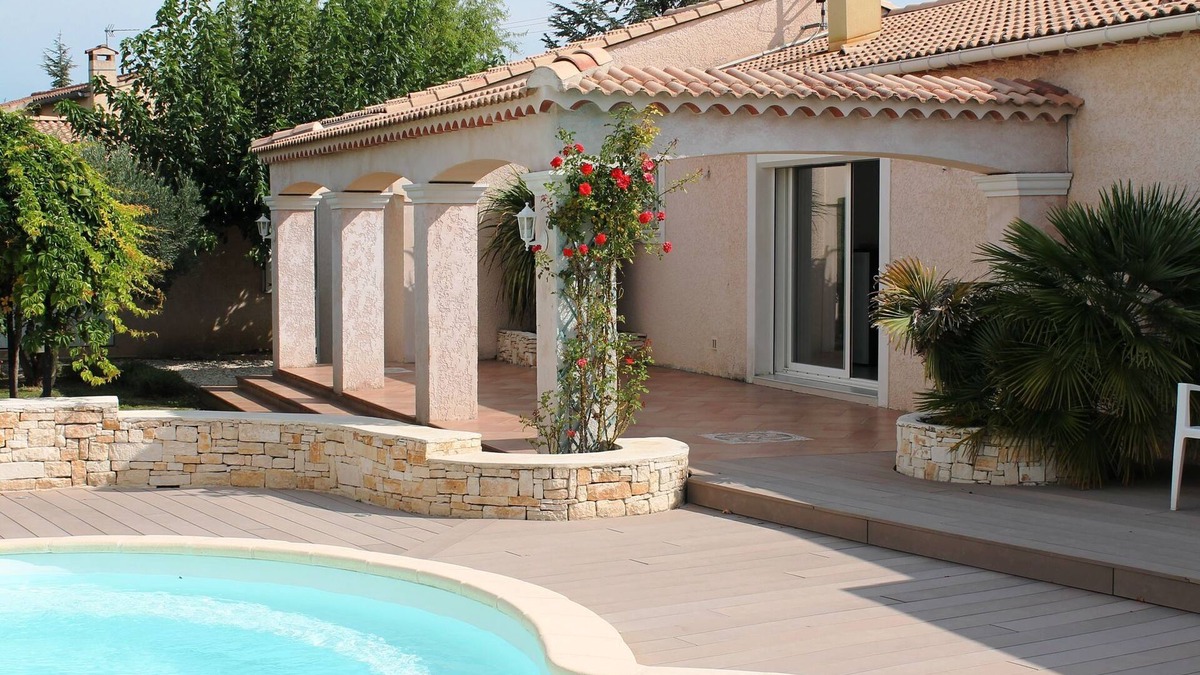 Rousson Villa | Villa in Languedoc with Pool near Historic Cities
