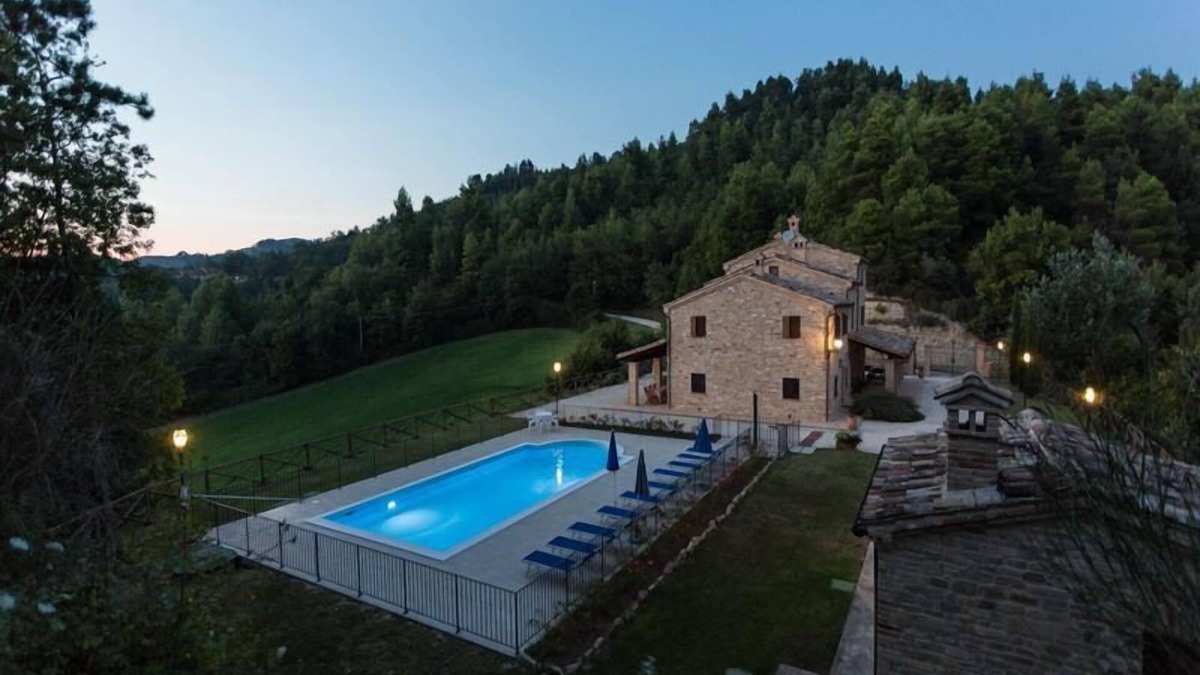 Montelparo House | Villa in Le Marche with stunning views