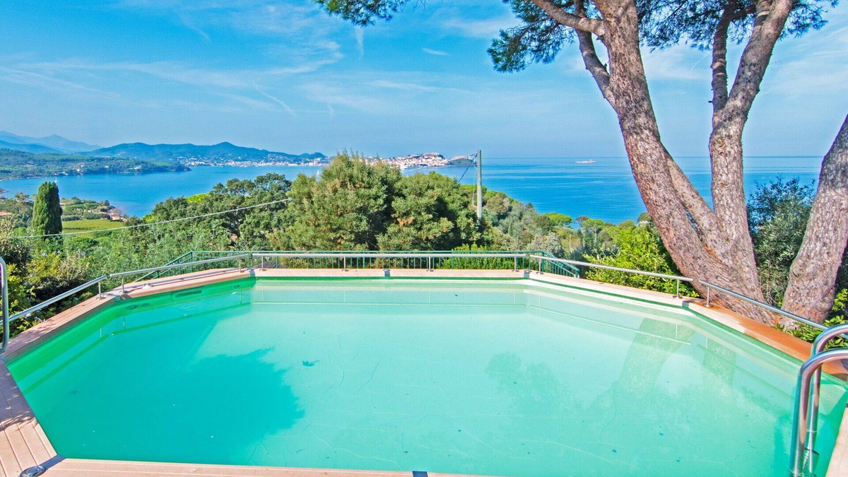 Magazzini Villa | Villa in Magazzini with 5 bedrooms sleeps 10