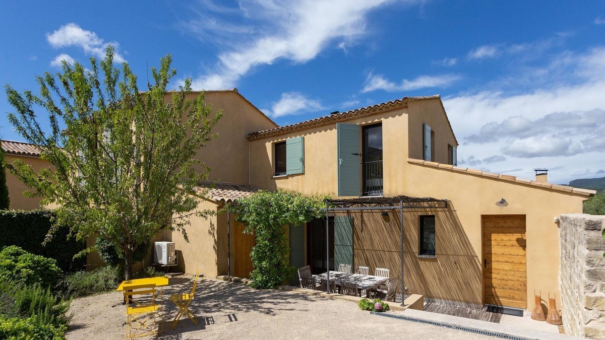 Malaucene Villa | Villa in Malaucène with Mont Ventoux Views