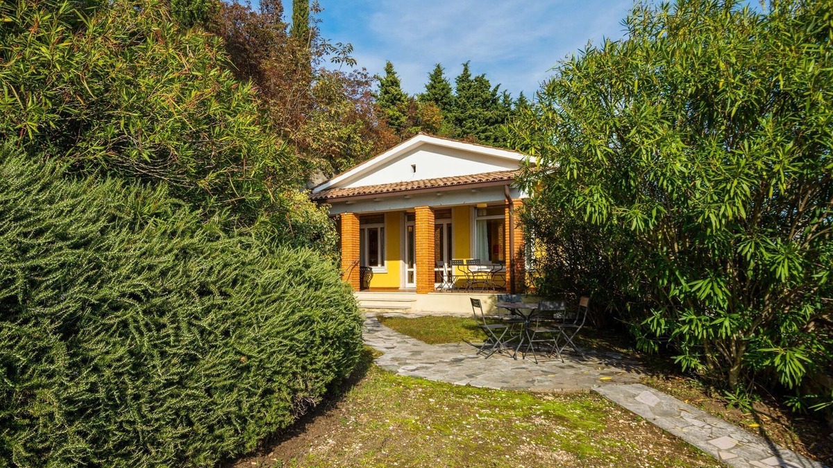 Marciaga House | Villa in Marciaga with Pool near Gulf of Garda