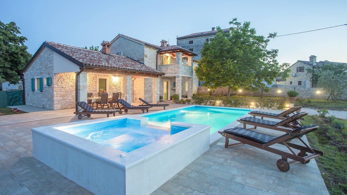 Medvidici Villa | Villa in Medvidici with Pool near Porec Beach