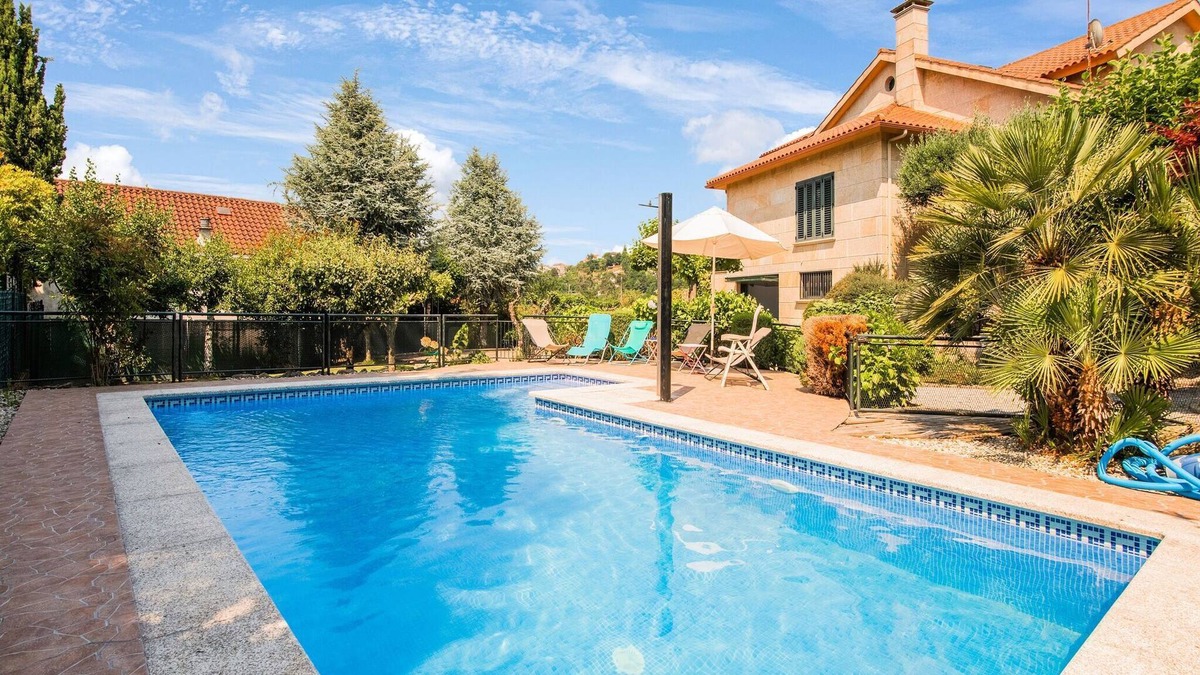 Mondariz-Balneario Villa | Villa in Mondariz-Balneario with Wellness and Private Pool