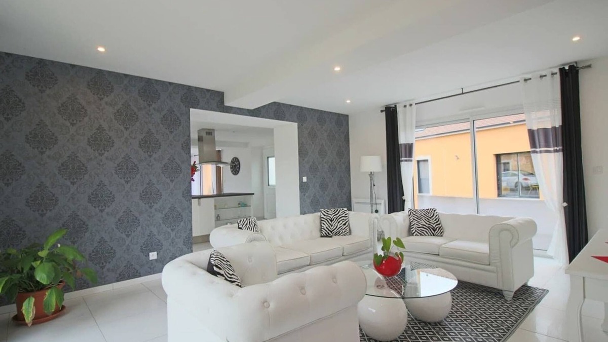 Monce-en-Belin Villa | Villa in Moncé-en-Belin near Le Mans Circuit
