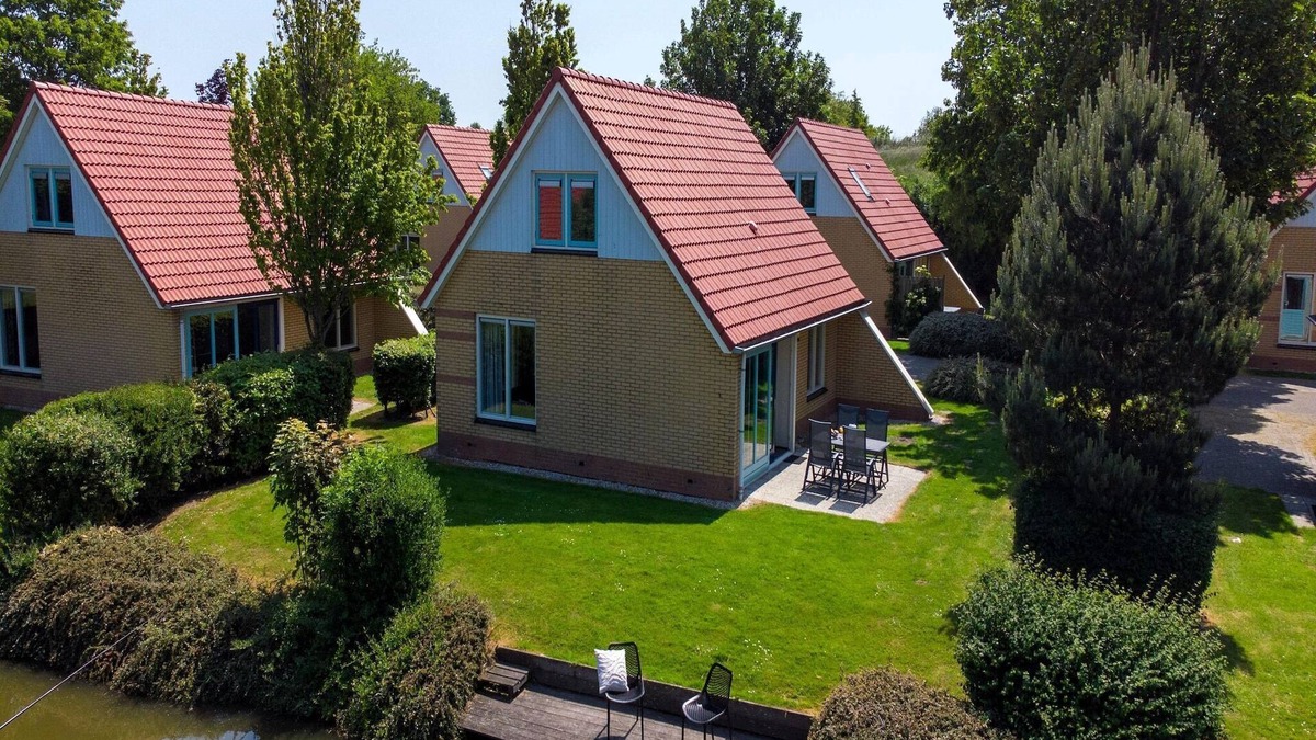 Andijk House | Villa in Netherlands with Spacious Garden