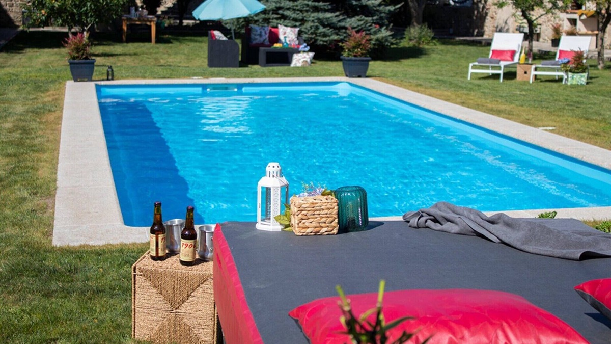 Padron House | Villa in Padrón with Private Pool & Mountain Views