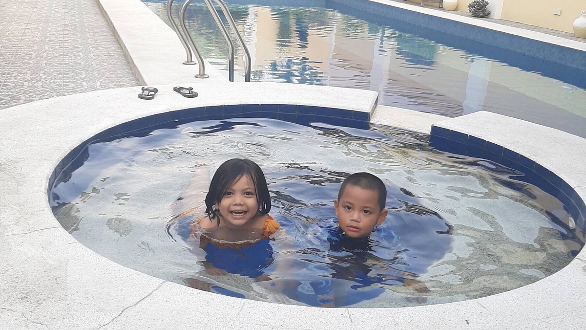 A. Bonifacio Villa | Villa in Parañaque 2/4 Bedrooms