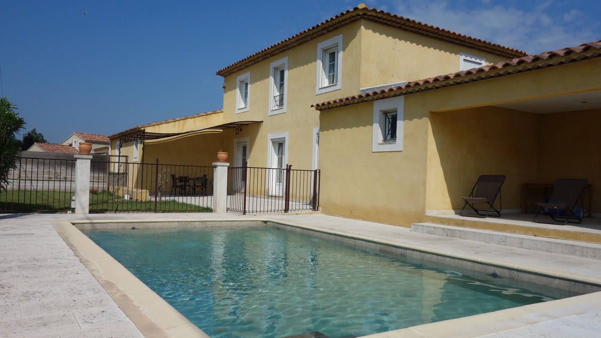 Senas Villa | Villa in Provence-Alpilles-Luberon with care for 2 cats