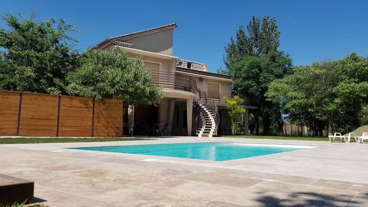 Sarrians Villa | VILLA IN PROVENCE LARGE OUTDOOR SPACE