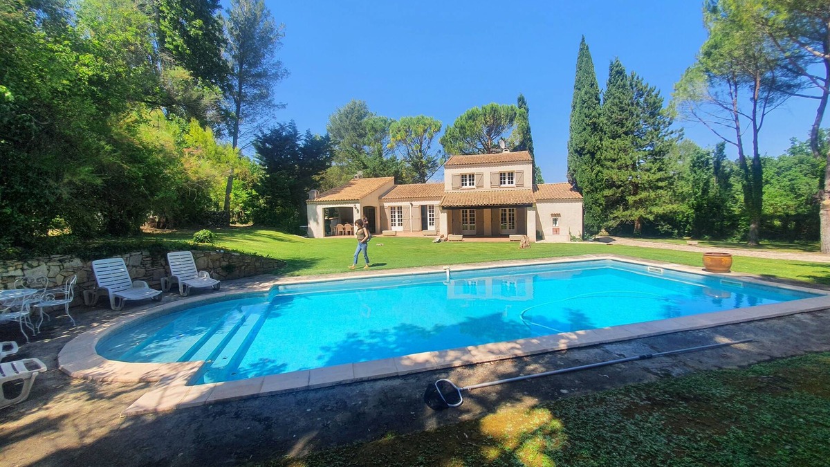 Fuveau Villa | Villa in Provence, large swimming pool, 4000m² garden, quiet location, 25min from the sea.