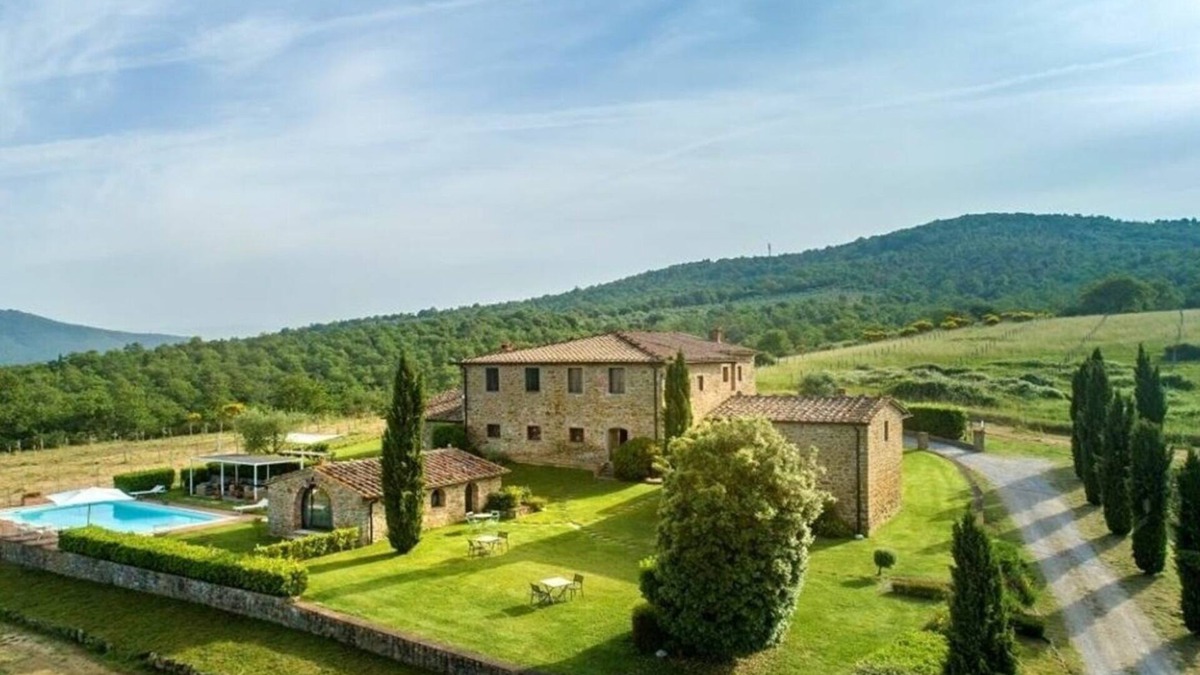 Rapale Villa | Villa in Rapale with 9 bedrooms sleeps 20