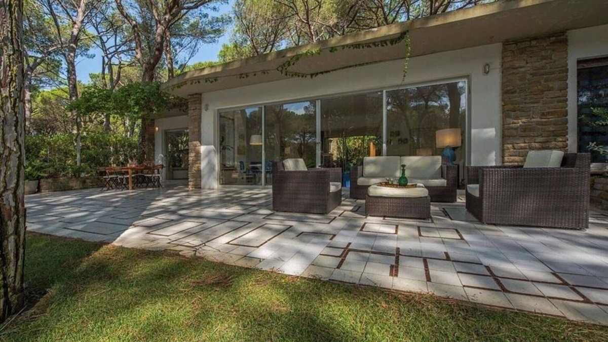 Roccamare Villa | Villa in Roccamare with 5 bedrooms sleeps 10