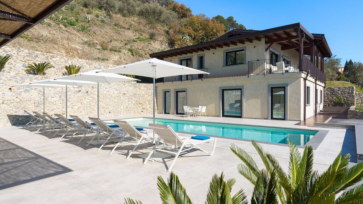 Savoca Villa | Villa in Savoca with 5 bedrooms sleeps 10
