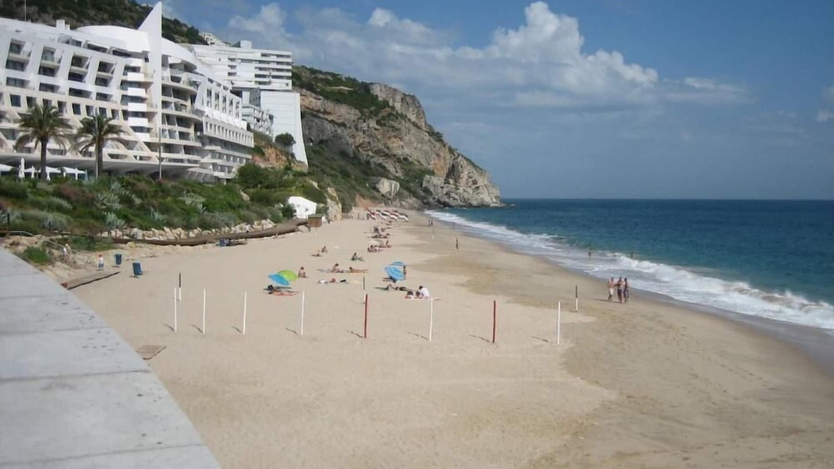 Santiago Villa | Villa In Sesimbra with garden by Beach With Sea & Castle Views