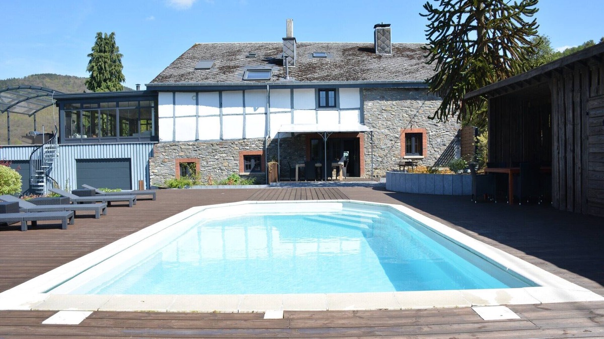 Grand Coo House | Villa in Stavelot with lake view and Jacuzzi