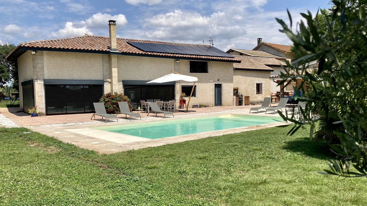 Alixan Villa | Villa in the countryside with swimming pool and abig garden, ideal for families!