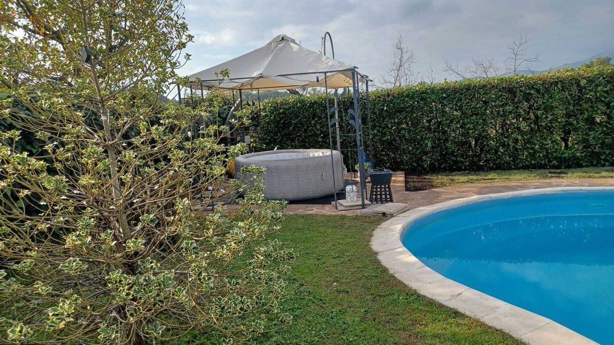 Rotabile Villa | Villa in the green with swimming pool and whirlpool