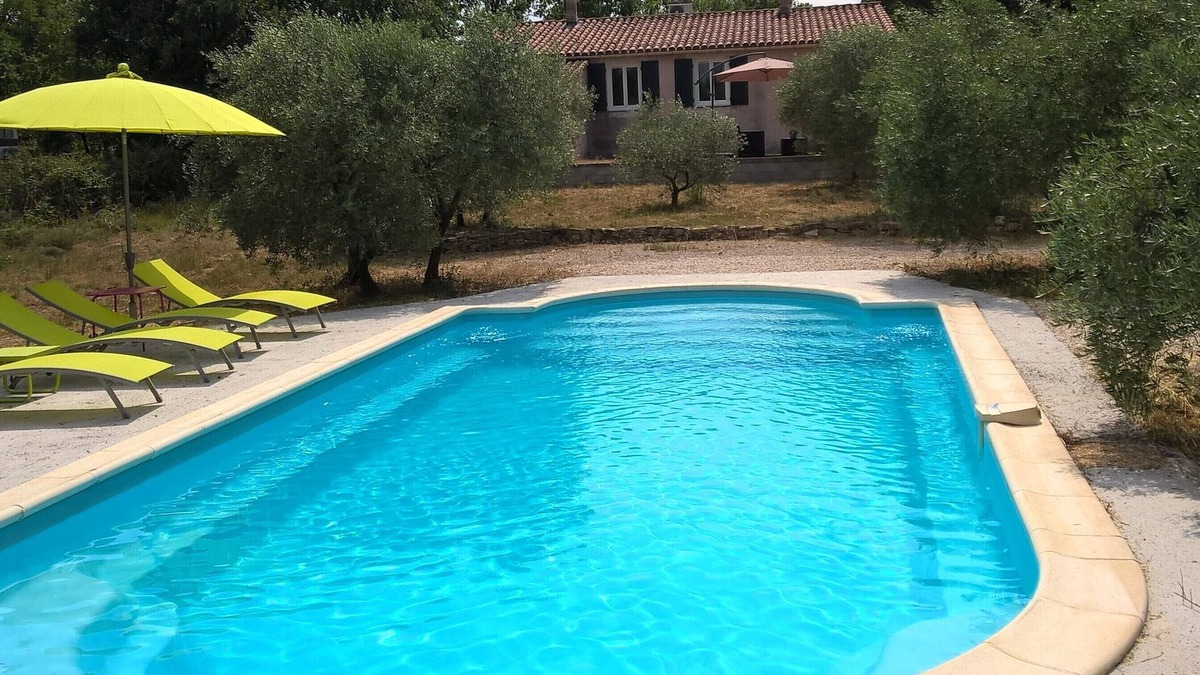 Varages Villa | Villa in the heart of green Provence (private pool, 8 people)