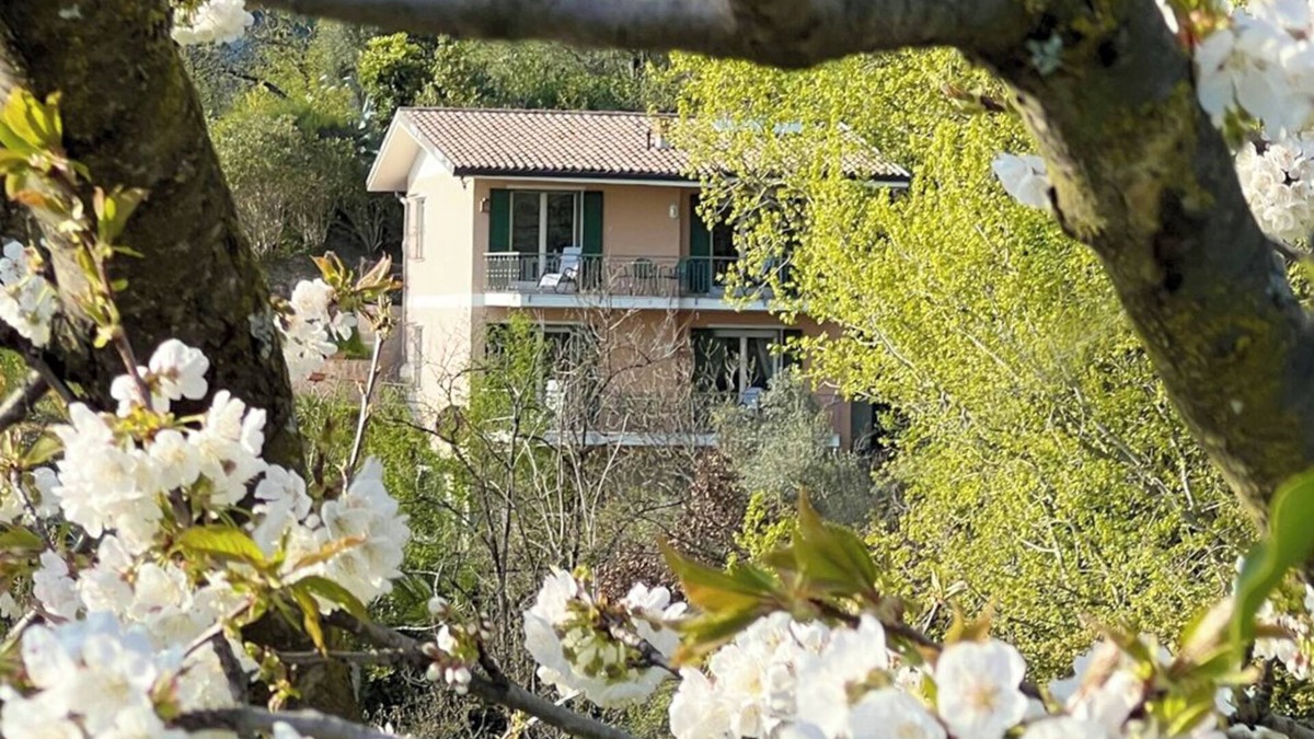 Toscolano Maderno Villa | Villa in the countryside with 2 apartments, private swimming pool, party room and lake view