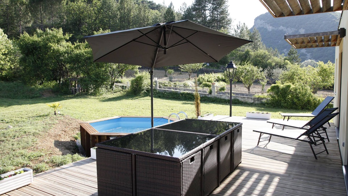 Curnier House | Villa in the Provencal countryside with pool.