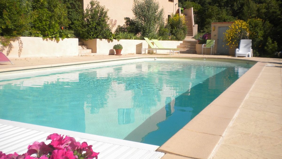 Trets Villa | Villa in the quiet of a large pine forest