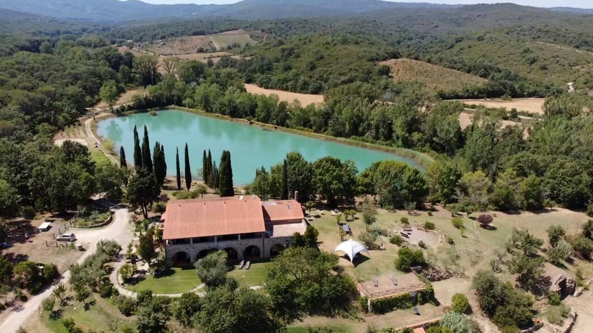 Sassetta Villa | Villa in Tuscany with private bathing lake
