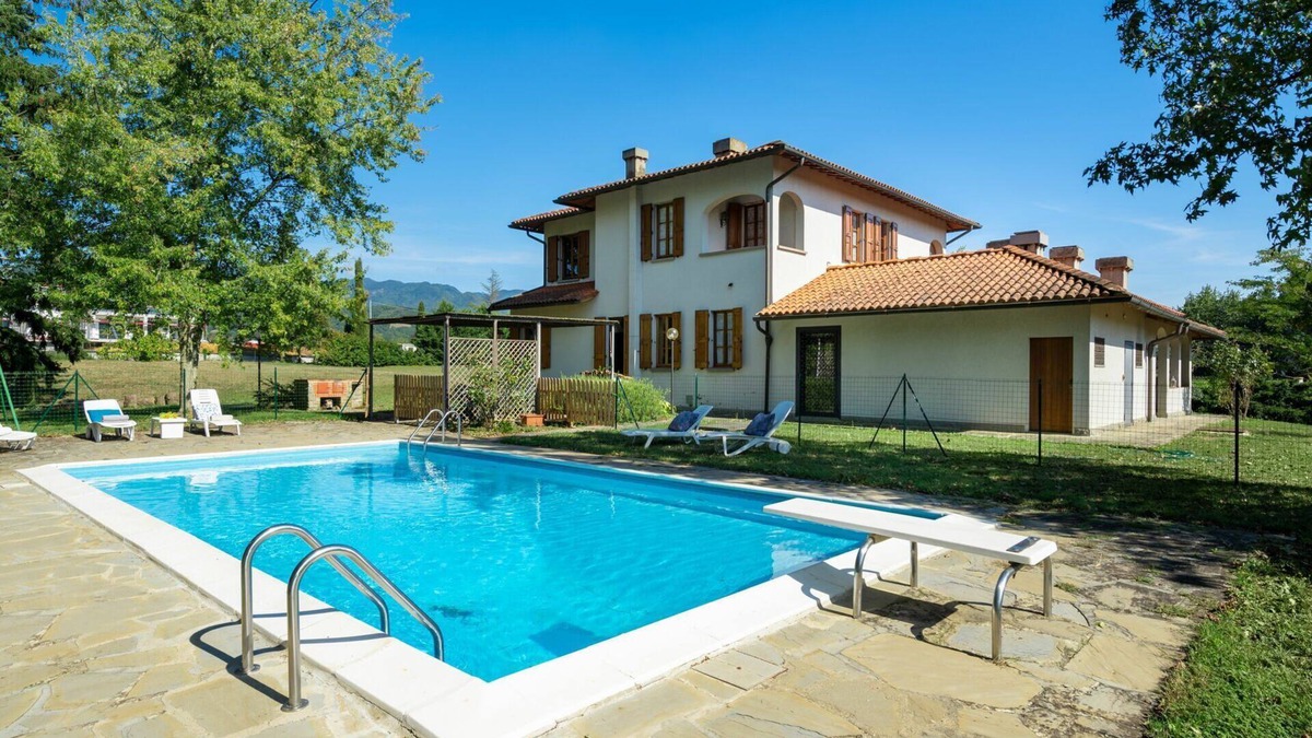 Vicchio Villa | Villa in Vicchio with 4 bedrooms sleeps 8