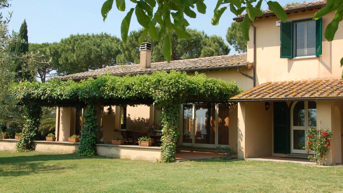 Calvi di Umbria Villa | Villa Infinito, for an enchanting stay among fields
