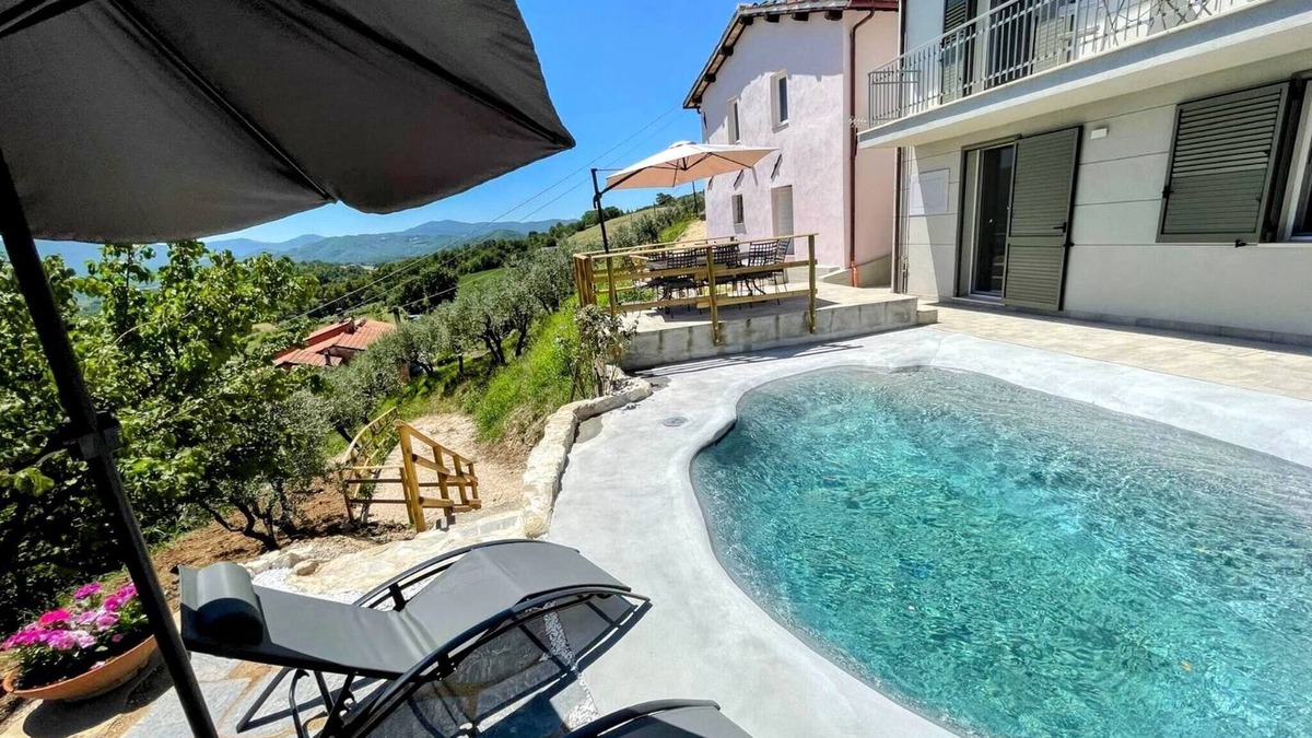 Ocenelli Villa | villa ipnotica - panoramic views plus exquisite pool - sleeps 7 - very stylish