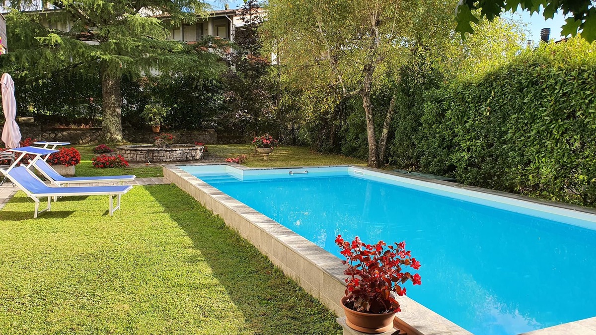 Castiglione di Garfagnana Villa | Villa & private pool in village, restaurants, pizza oven, free organic produce
