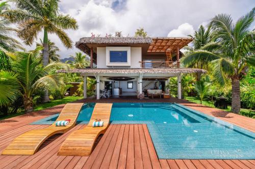 Otumai Villa | Villa Iti - 3BR Oceanfront Villa w Beautiful Pool