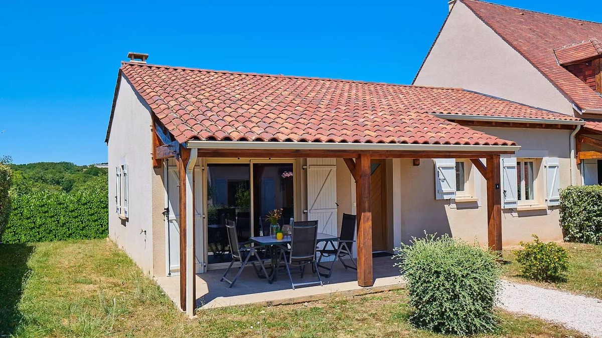 Lanzac Villa | Villa jacuzzi, Terrace, 1 Bad 4 persons