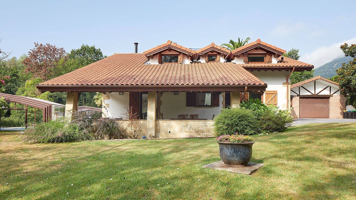 Hondarribia Villa | Villa Jaizubia Golf by FeelFree Rentals