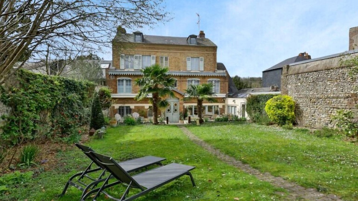 Honfleur Villa | Villa Jane'Laur, Magnificent mansion with garden 11 P