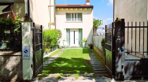 Borgo Milano House | Villa Joy Verona - Chalet Delux