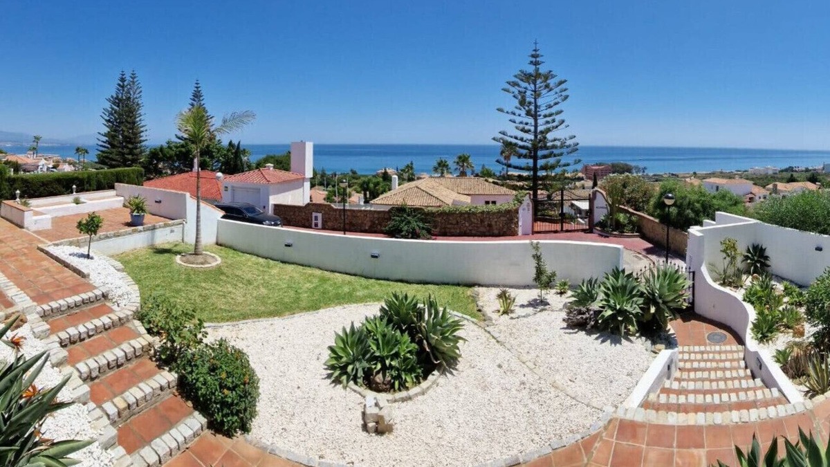 Puerto de la Duquesa Villa | Villa Joya de Guadalupe 2421