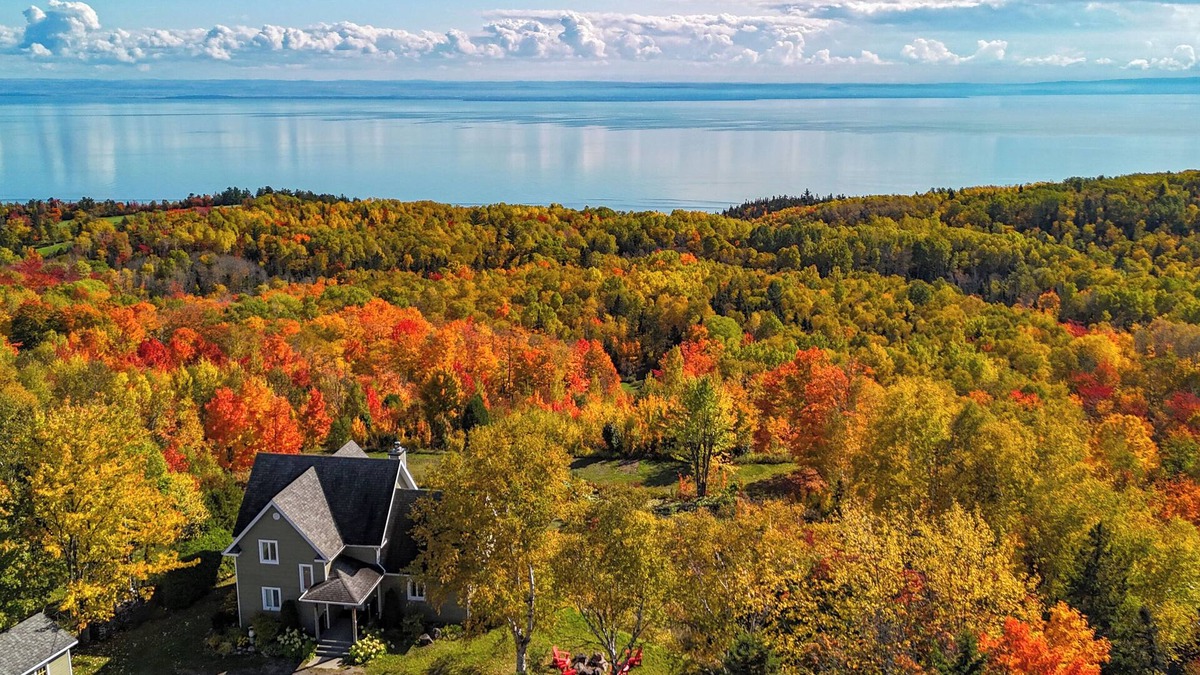 Pointe-au-Pic Villa | Villa Julie,53-acre domain with spectacular views on the river,2-km hiking trail
