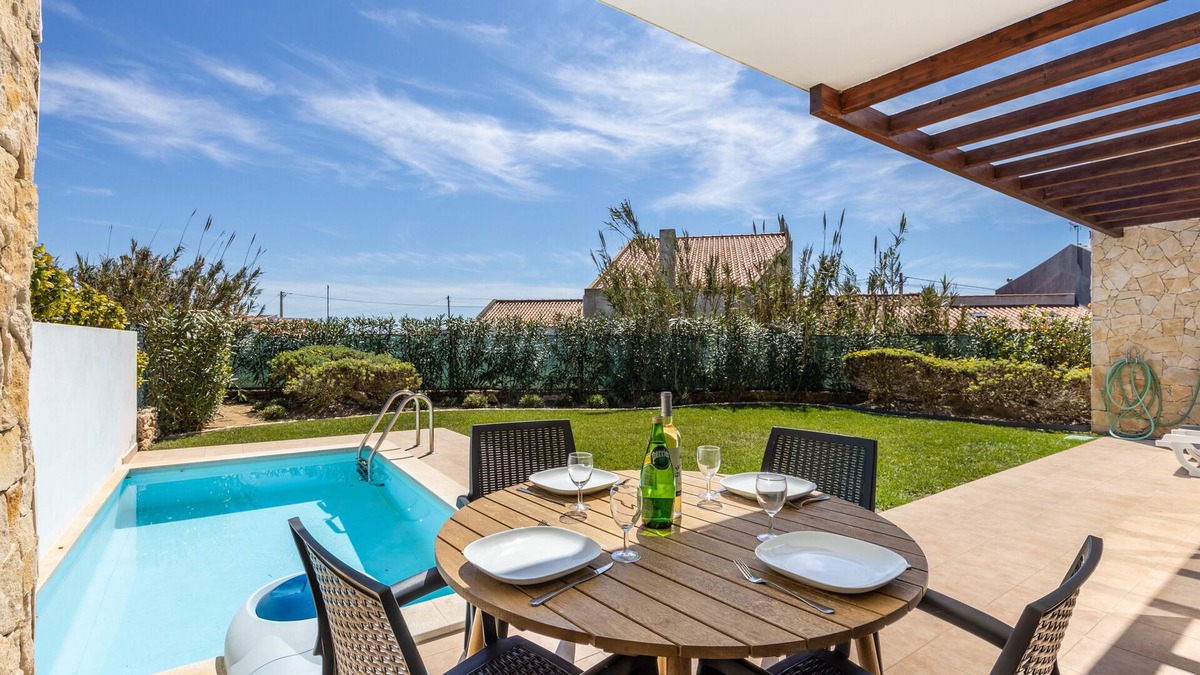 Sagres House | Villa Jump Jibe with private pool and garden in Sagres