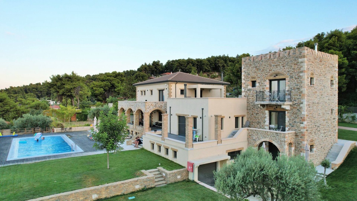 Oropos Villa | Villa Kalamos/Sea View and Pool nearby Athens/Tower