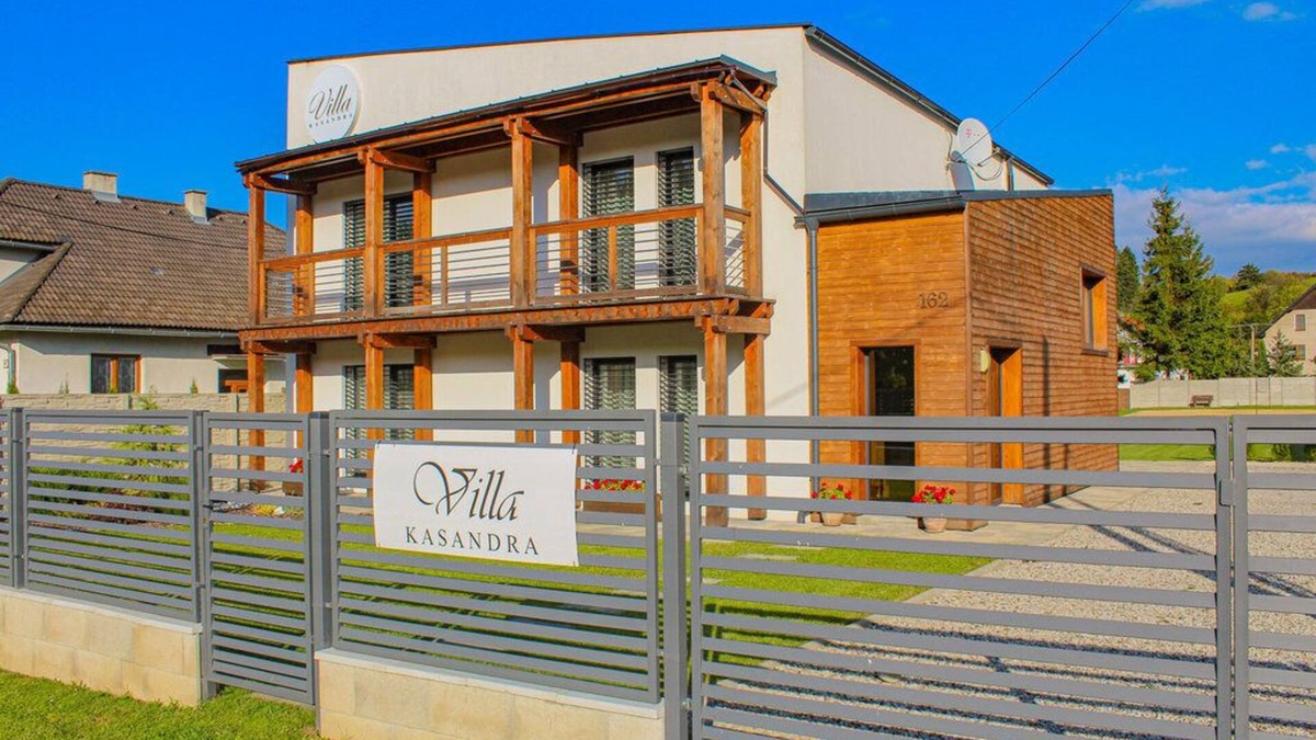 Vlachy Villa | Villa Kasandra -Terrific villa with pool, jacuzzi and playground in Slovakia