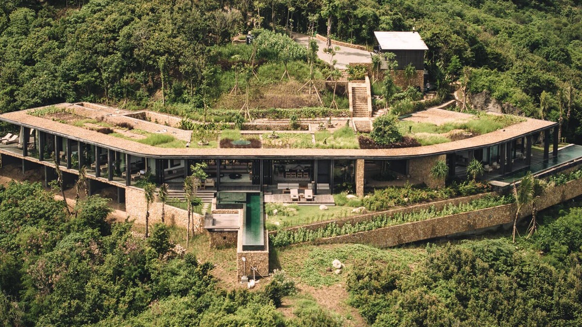 Praya Barat Villa | Villa Kastil Utara - 6 Bedrooms 1 Kids Room at Tampah Hills