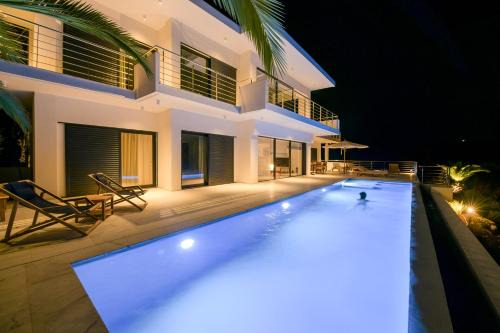 Kilada Villa | Villa Kilada on the Rocks