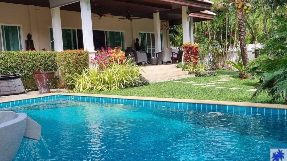 Ban Saiyuan Villa | Villa Koh Phangan LARGE PRIVATE POOL 3 BDR 3 Bth Near Beaches 6/7 Vacationers