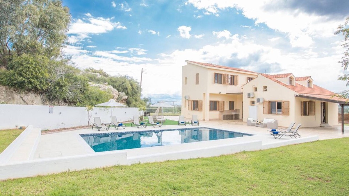 Ayia Thekla Villa | Villa Konnos View, Stunning 6BDR Villa with Private Pool, Close to Konnos Beach