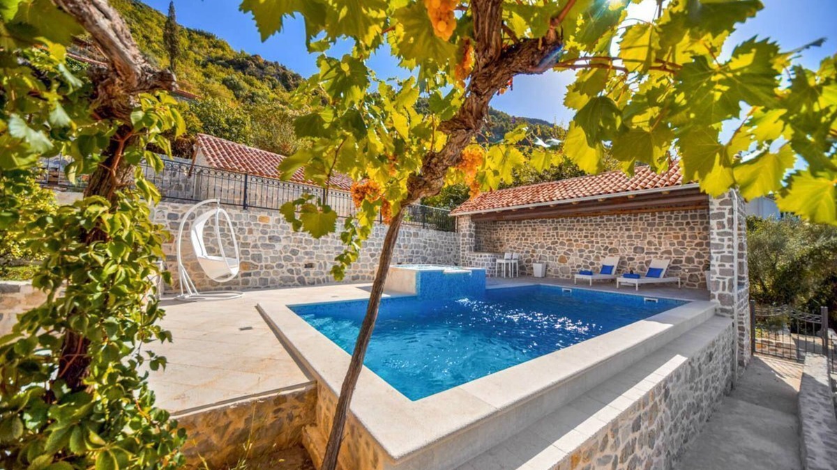 Kotor Villa | Villa Kotop - Three Bedroom Villa, Sleeps 6