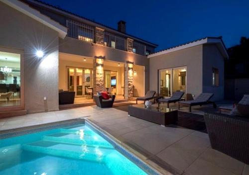 Universal Villa | Villa Kristia